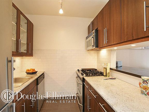 3rd image of 1 Wall Street Ct APT 301