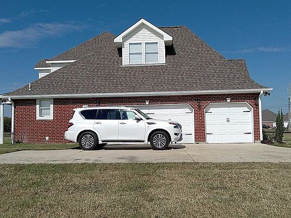 4th image of 2625 N Nobile St
