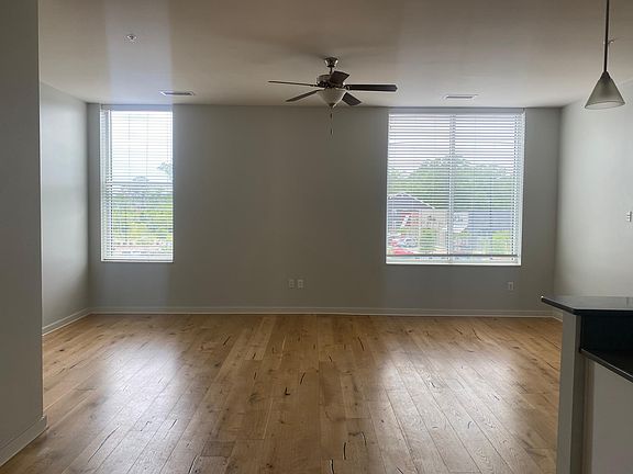 4th image of 3002 Hardy St #209
