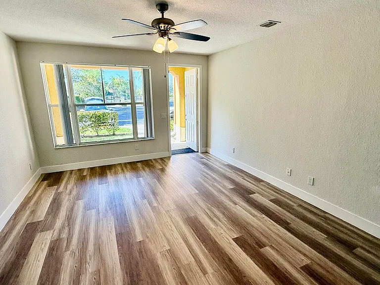 3545 Forest Hill Blvd #5 — Photo 6