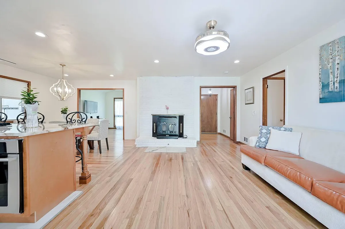 Unit Photo - 501 Smithstone Rd SE