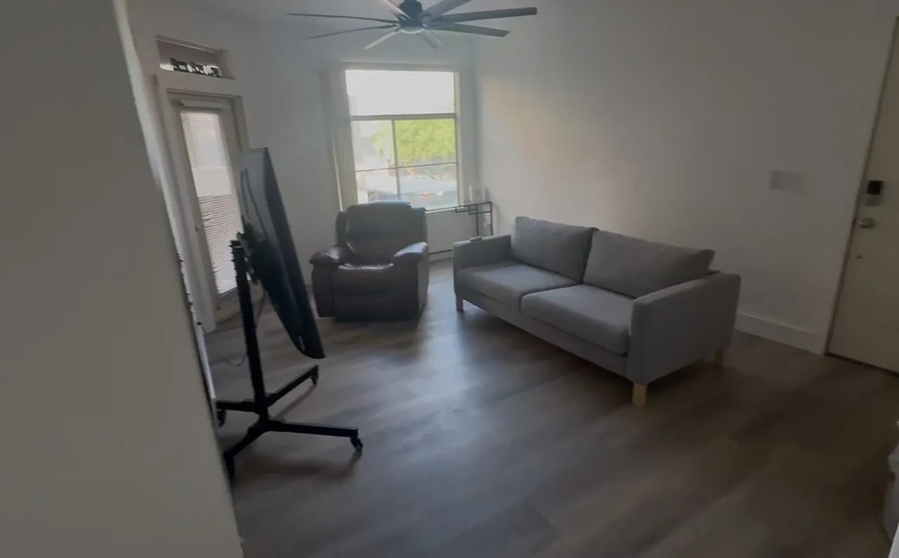 2 bed, 997 sqft, $1,800 — Photo 3