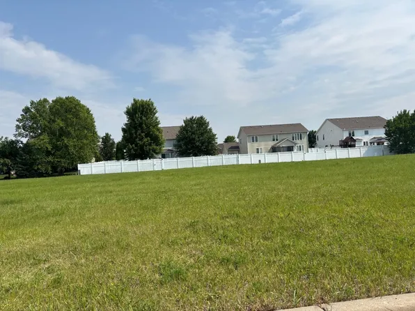 5187 Sparrow Dr, Belvidere, IL 61008