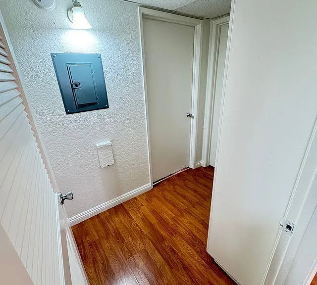 18144 Burbank Blvd #203 — Photo 23
