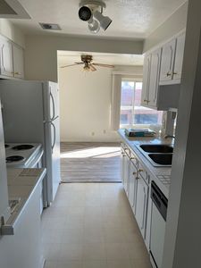 22065 River Oaks Dr APT C12, Rocky River, OH, 44116