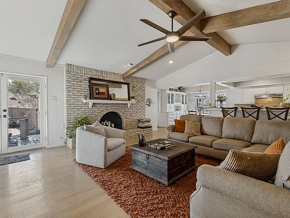 5th image of 9512 Fallbrook Dr