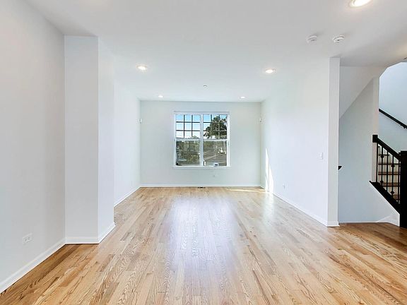 4th image of 1206 Elm St