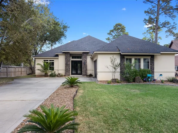 12122 Hawthorne Dr, Montgomery, TX 77356