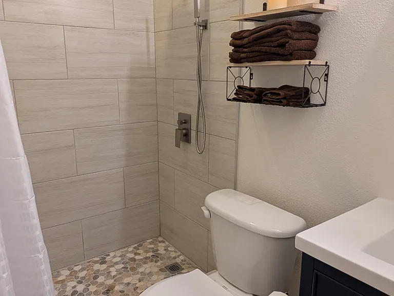 313 E Church St — Photo 12