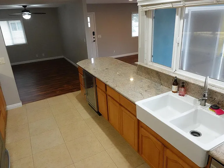 1006 Maertin Ln — Photo 11