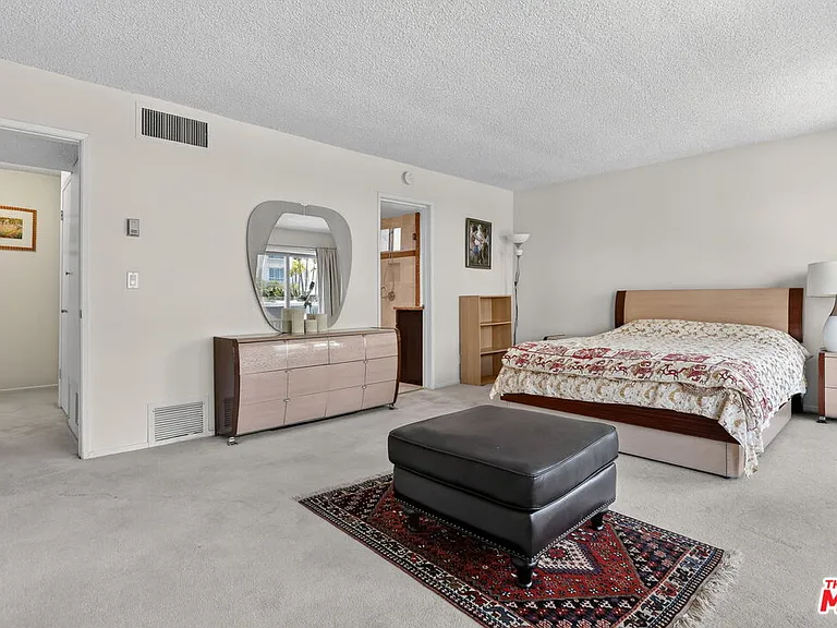 184 N Crescent Dr — Photo 27