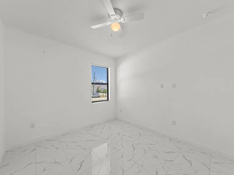 1938 Laverna Ave #C/O — Photo 17