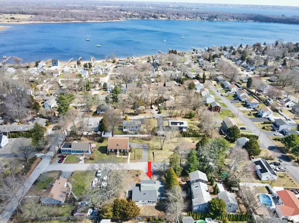 10 Claremont Ave, Bristol, RI 02809