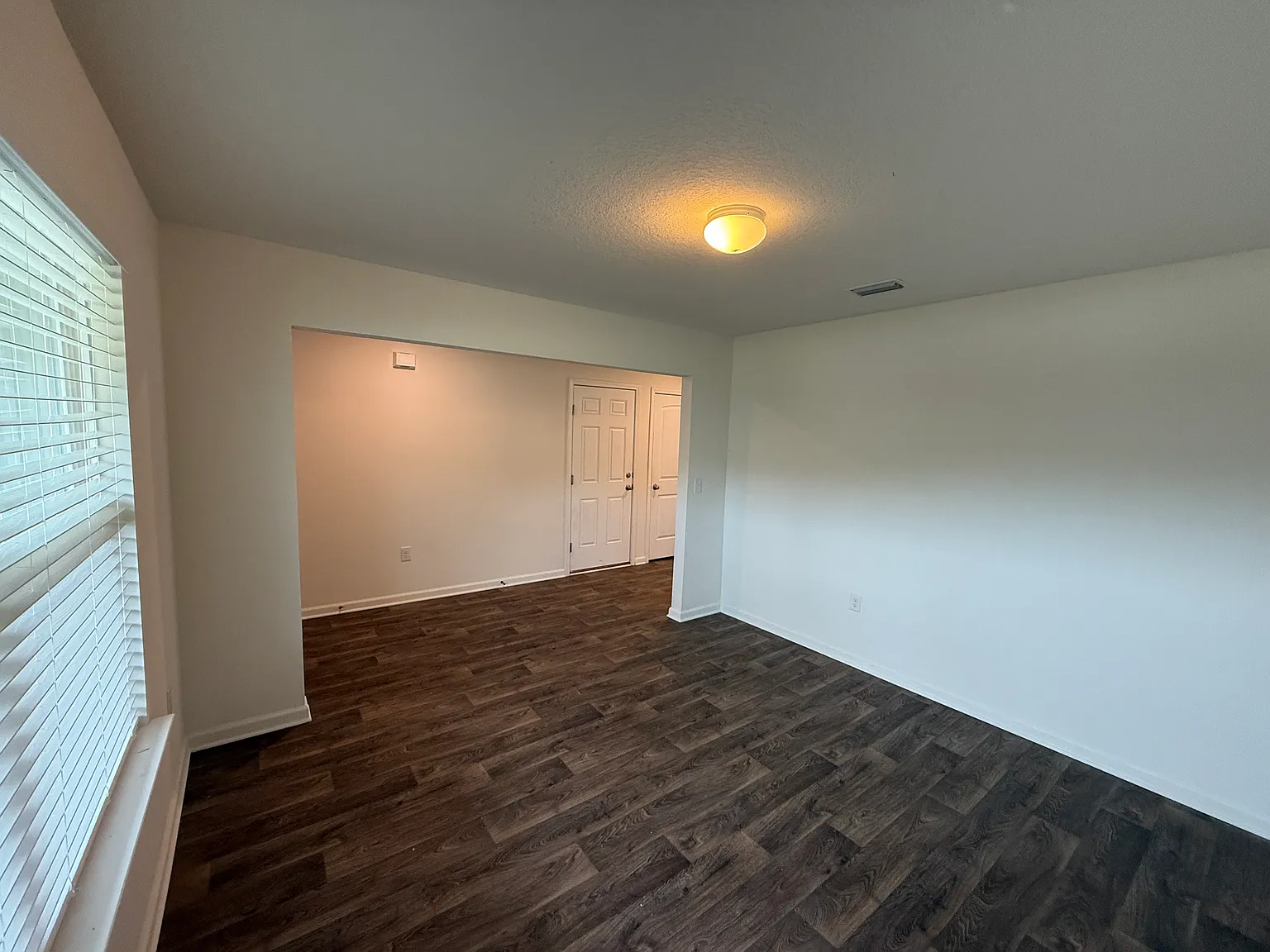 4 bed, 2416 sqft, $2,270 — Photo 3