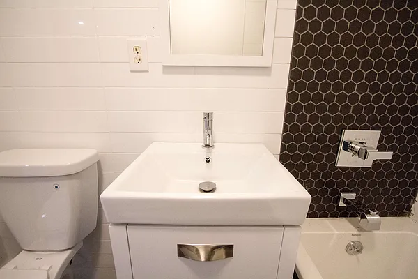 Rented by TheRealEstateCompany.com LLC | media 20
