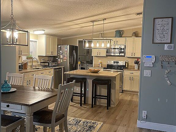2nd image of 4001 Heathgate Dr