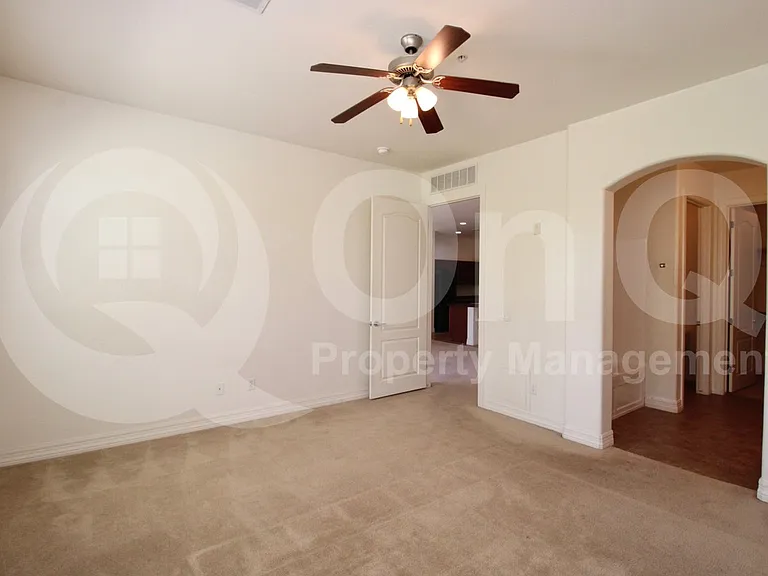 1456 E 9th St #216 — Photo 10