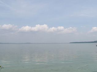 2305 Middleton Beach Rd, Middleton, WI 53562