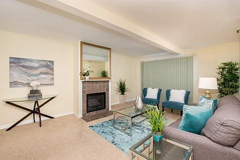 2 bed, 1095 sqft, $4,200 — Photo 4