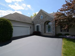 2552 Pinehurst Dr, Aurora, IL 60506