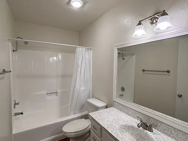 23251 Los Alisos Blvd — Photo 9