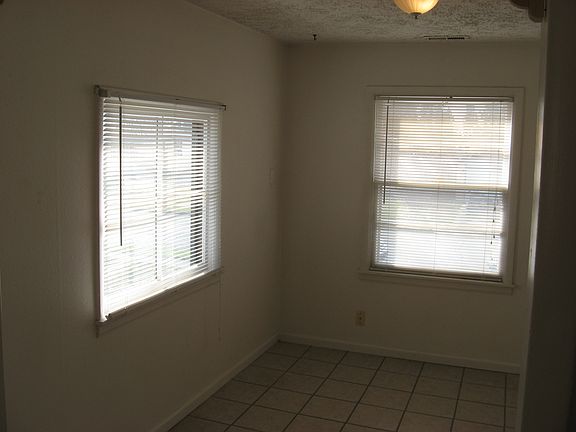 5th image of 1019 E Crown Ave #A