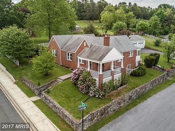 Great large corner lot