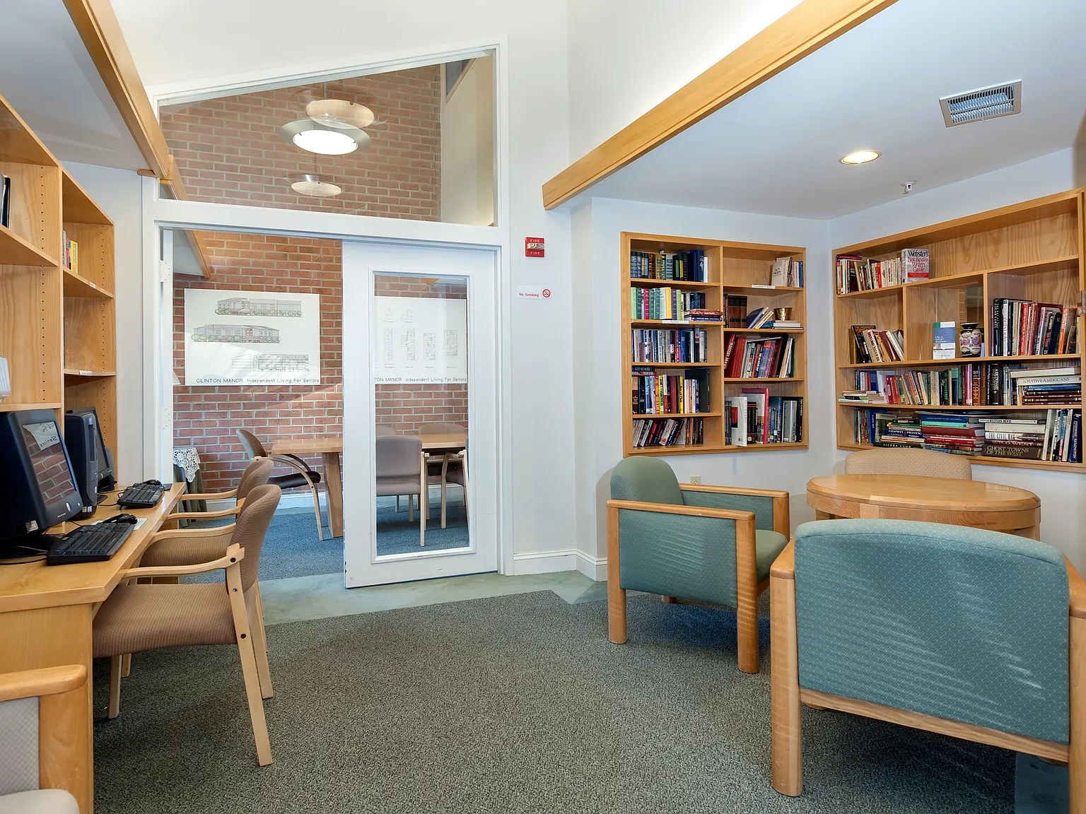 Clinton Manor — Photo 2