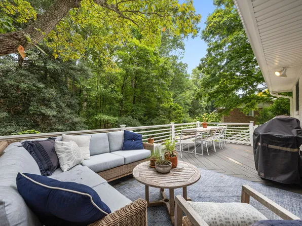 806 Beaver Dam Rd, Raleigh, NC 27607