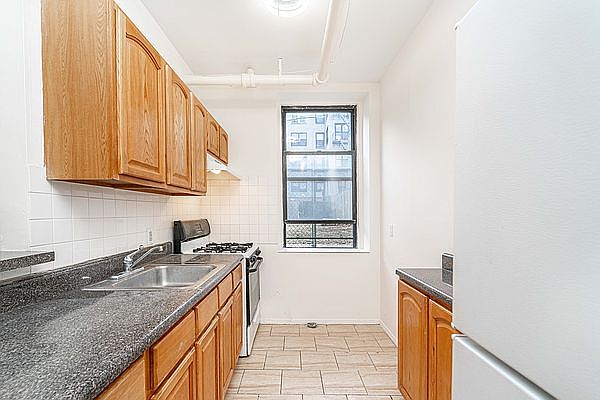 1st image of 2459 27th St APT 1
