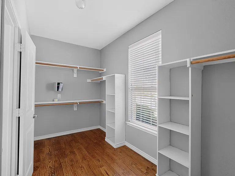 1236 Blue Brook Dr — Photo 37