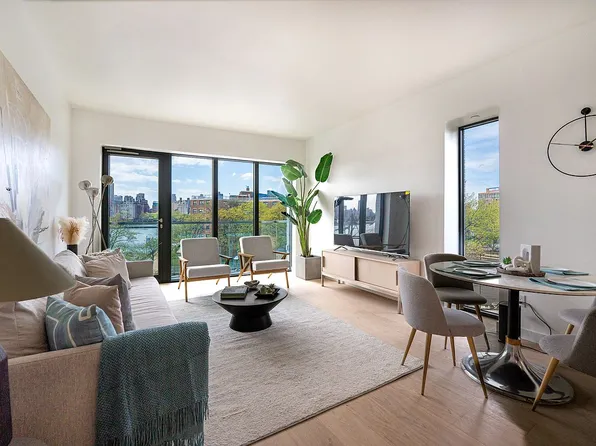 30-05 Vernon Blvd #3H, Astoria, NY 11102