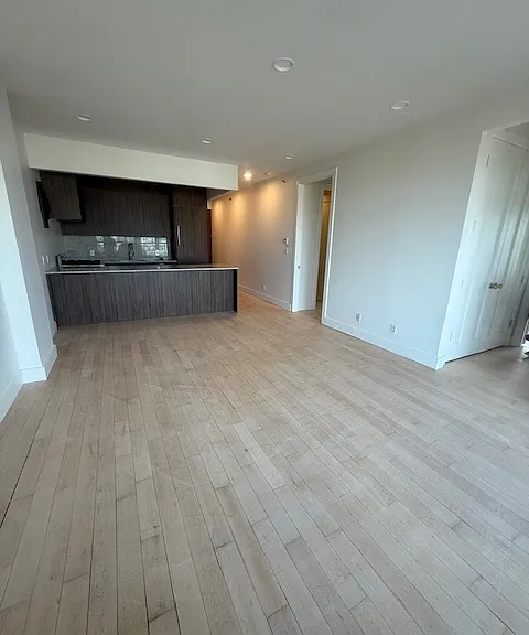 189 Bridge St #9B — Photo 1