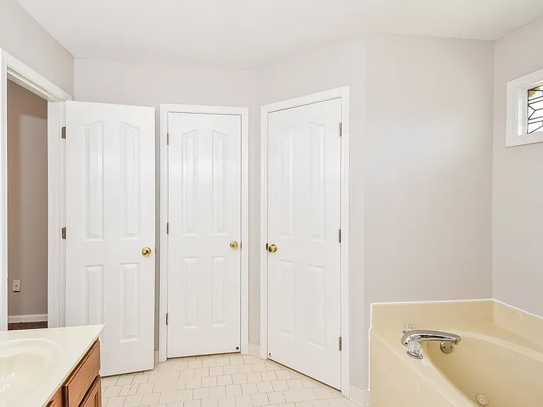6906 Greyhawk Cv N — Photo 12