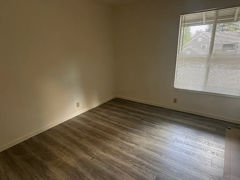 2564 Walnut Blvd #122 — Photo 10