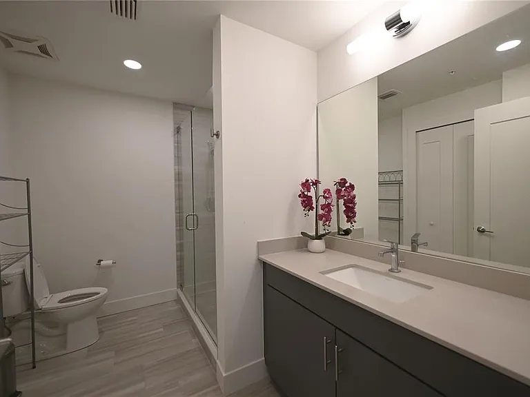 1709 N Tamiami Trl #208 — Photo 11