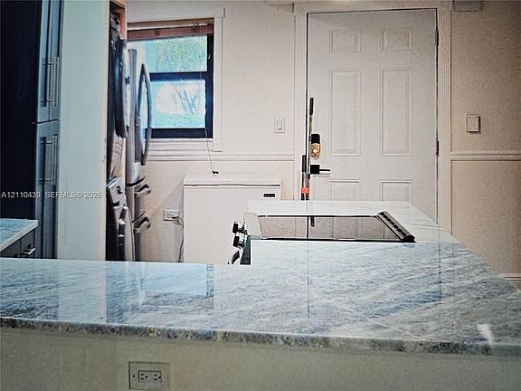 3rd image of 1021 Mockingbird Ln APT 105