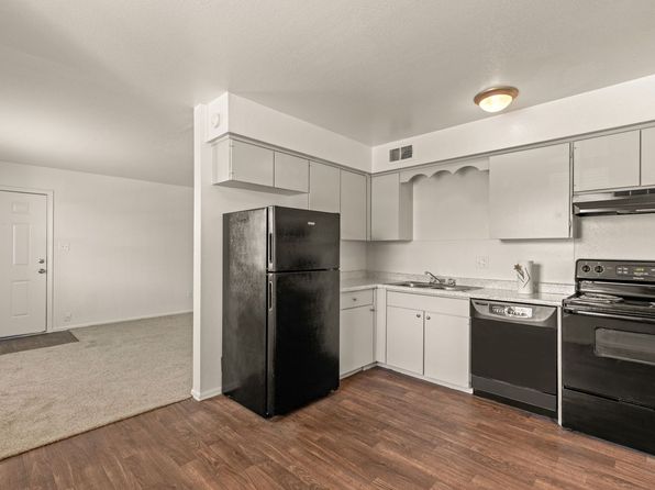 Crossings at Lakewood | 29 N Lakewood Ave, Tulsa, OK