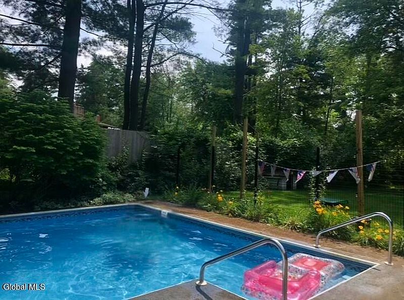 5th image of 6 Flint Drive