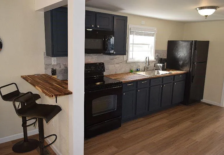 4917 Woodglen Dr — Photo 4