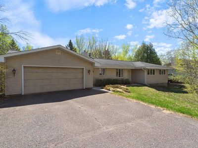 1122 Valley Dr, Duluth, MN, 55804