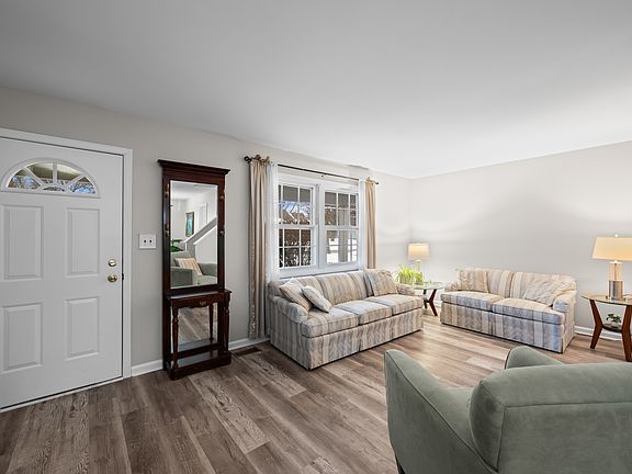 4th image of 267 Timber Hill Rd