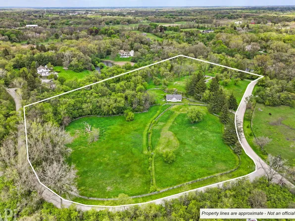 266 Steeplechase Rd, Barrington Hills, IL 60010