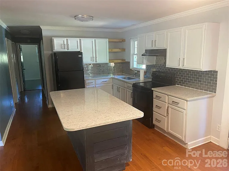 1320 Jamestown Rd — Photo 2