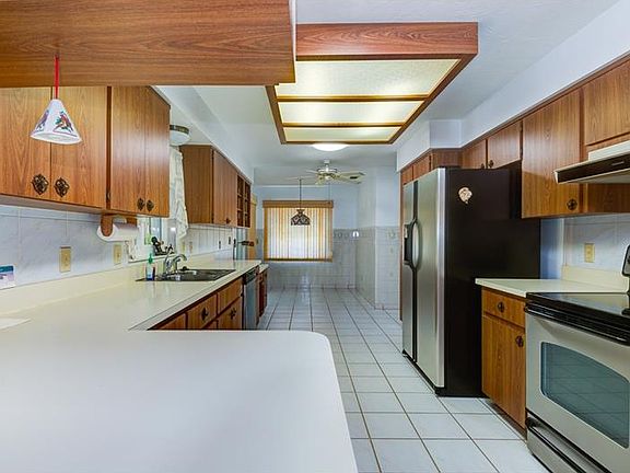 2nd image of 291 W Sugarberry Ln