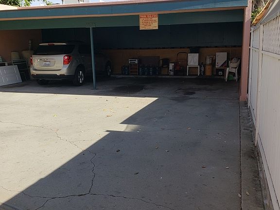 3rd image of 410 S Eucalyptus Ave APT 1