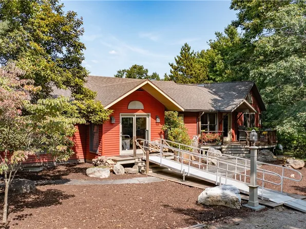 7396 County Line Rd, Naples, NY 14512