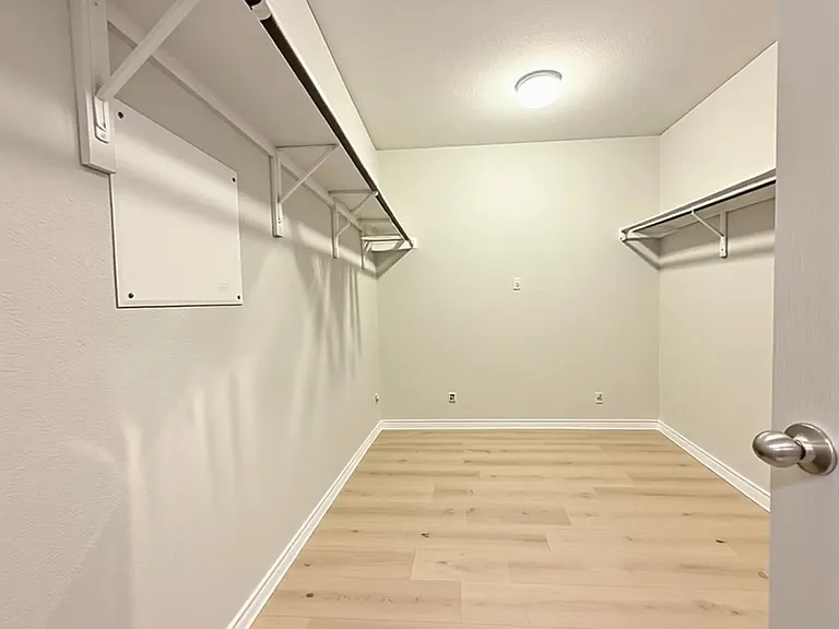 11816 Offlay Dr — Photo 16