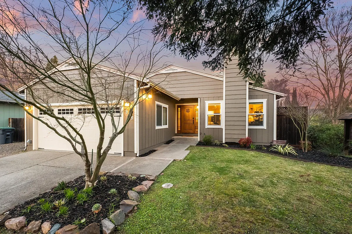 Building Photo - Sonoma Glen Cir