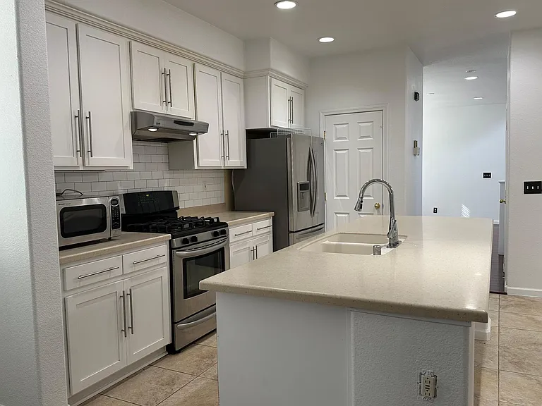 2230 Gibralter Ln — Photo 8